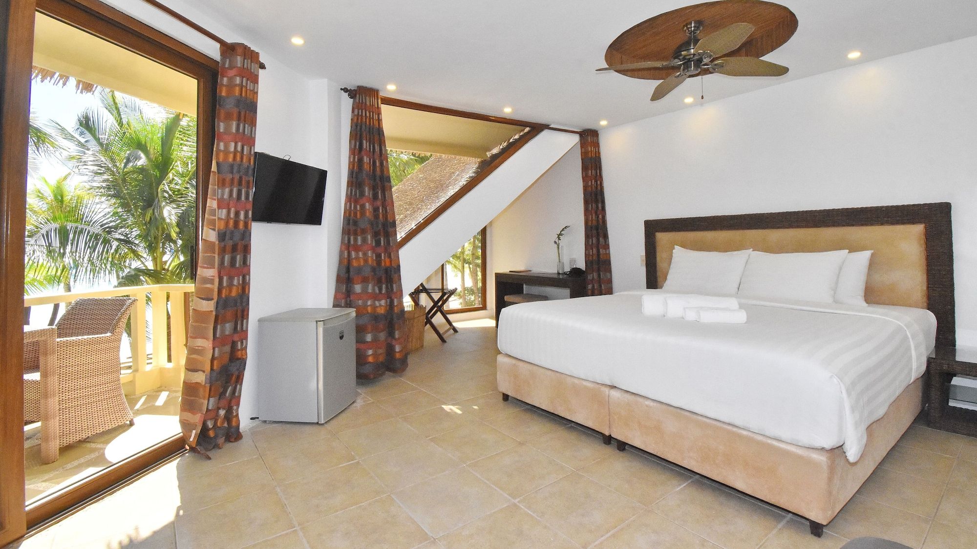 Ambassador In Paradise Resort Deluxe Beach Front View 16