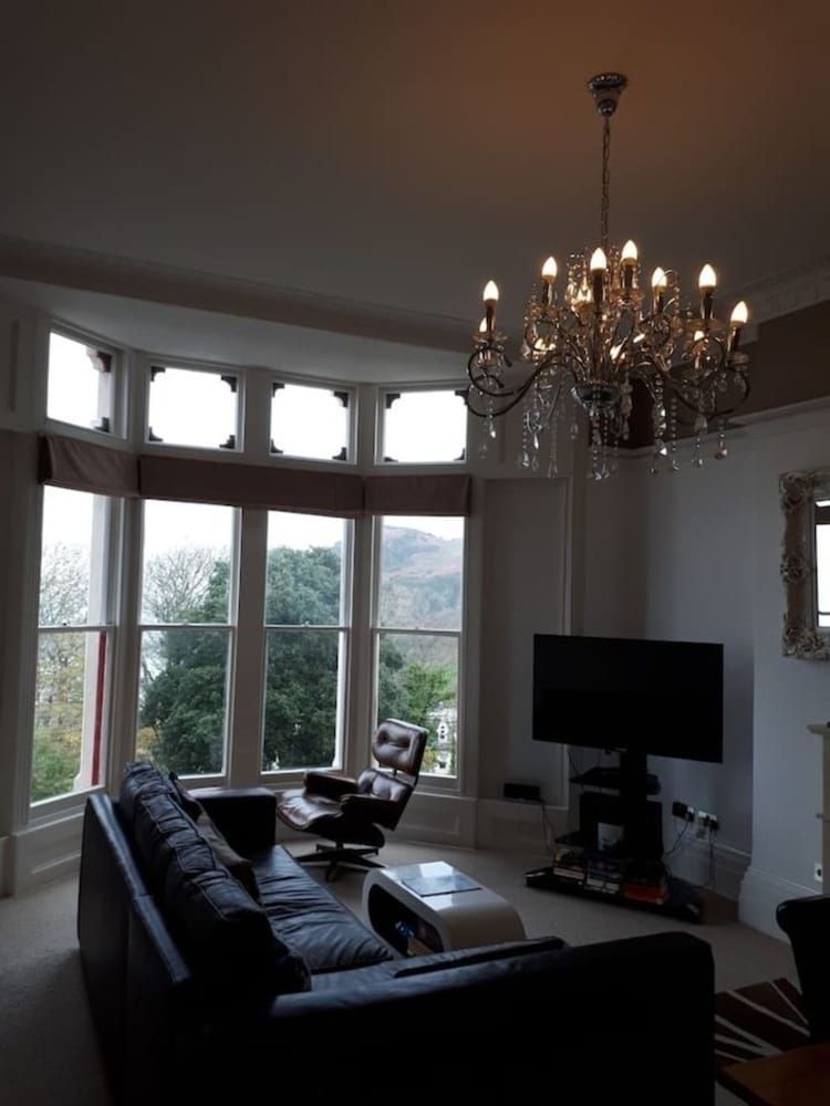 Hollies and Ilfracombe Harbour View House 13