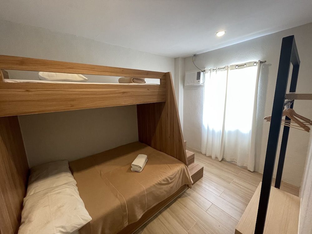 Red Knight Gardens Suite, 3 Bedrooms