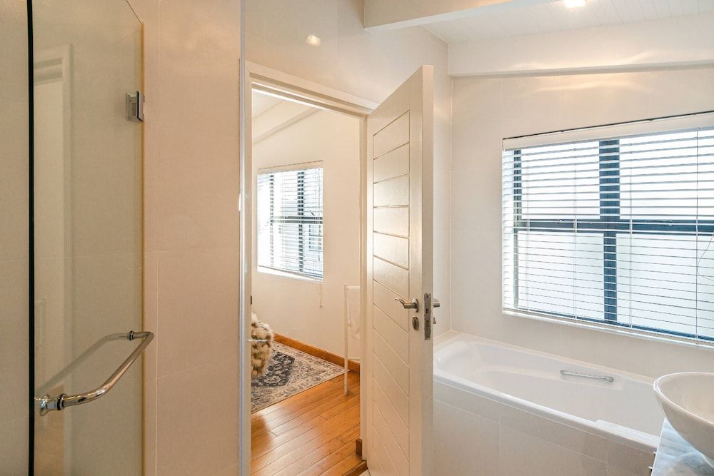 The Ivy Apartments Apartment 6 4