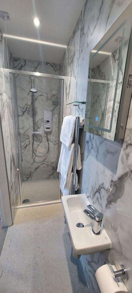 Booktown Bunkhouse Twin Room, 1 Bedroom, Private Bathroom (Room1) 2