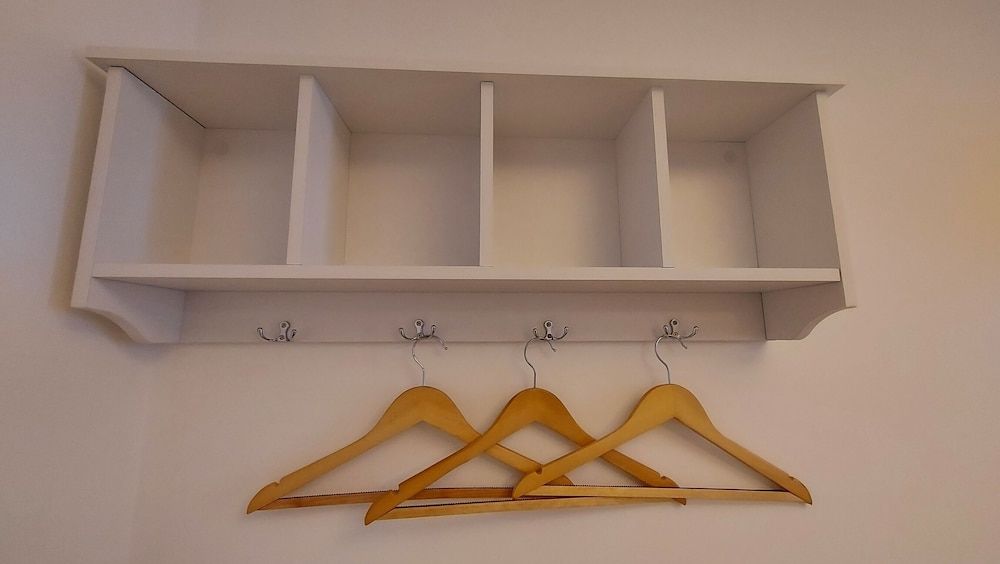 Booktown Bunkhouse Twin Room, 1 Bedroom, Private Bathroom (Room1) 3