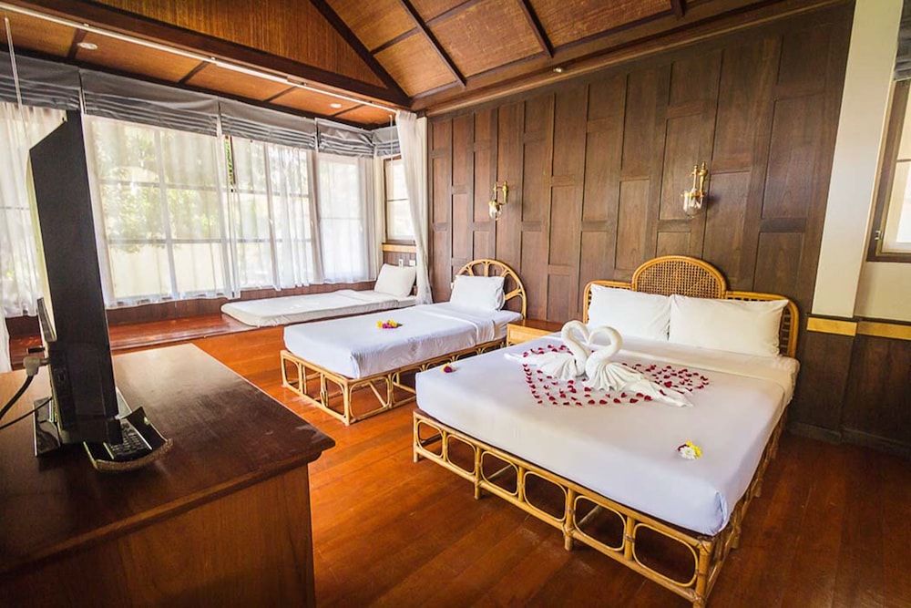 undefined Coco Palm Beach Resort 4