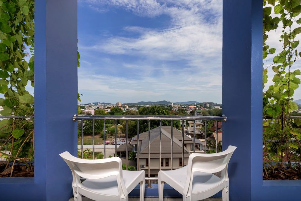 Sino Inn Standard Room 8