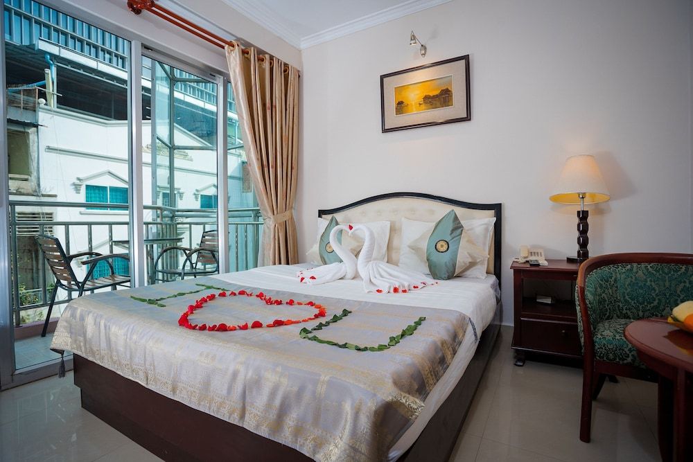 undefined Silver Mounts Hotel 10