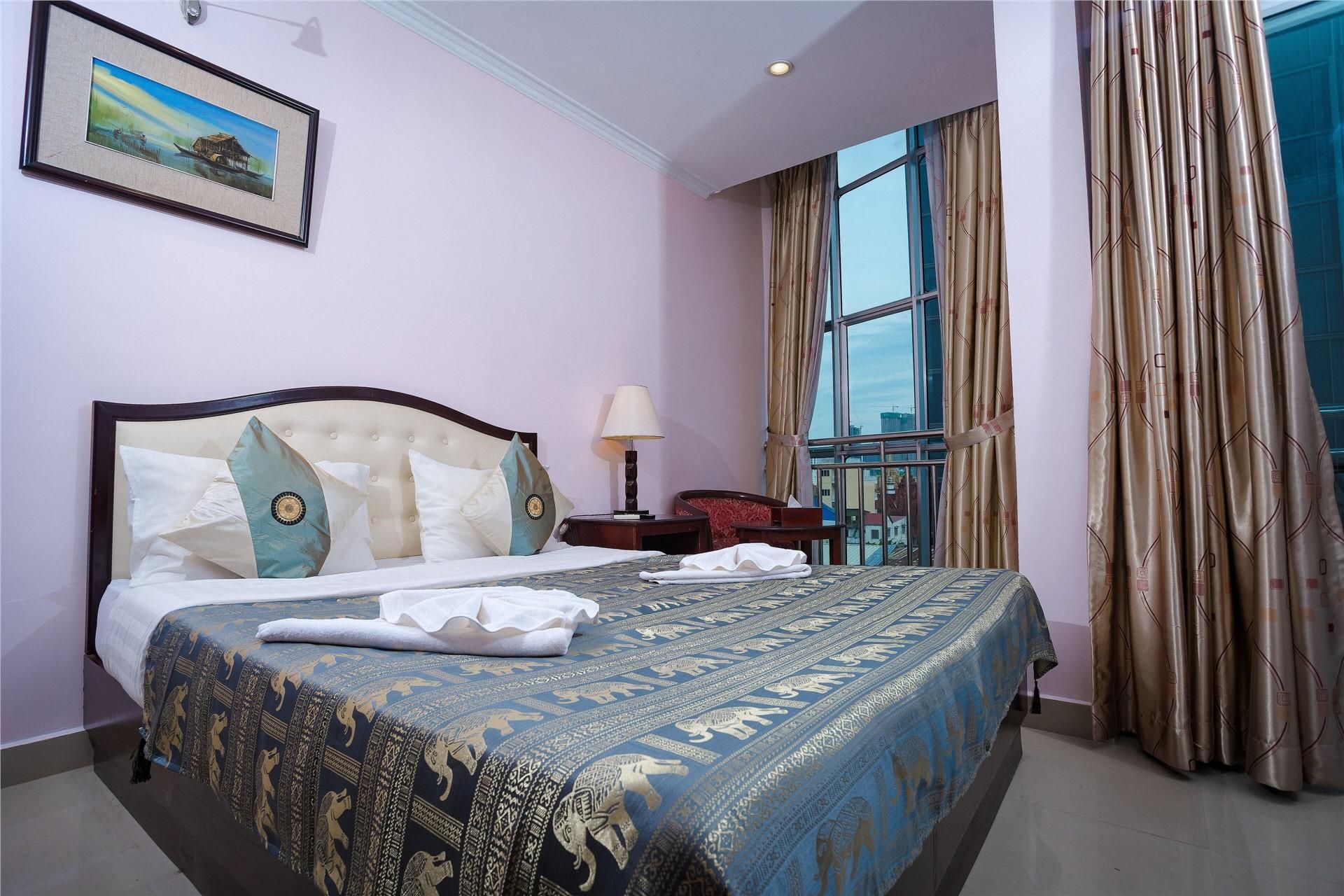 undefined Silver Mounts Hotel 8