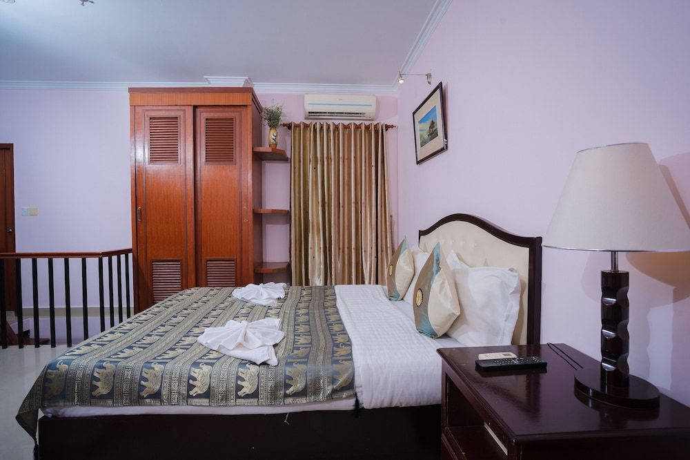 undefined Silver Mounts Hotel 3