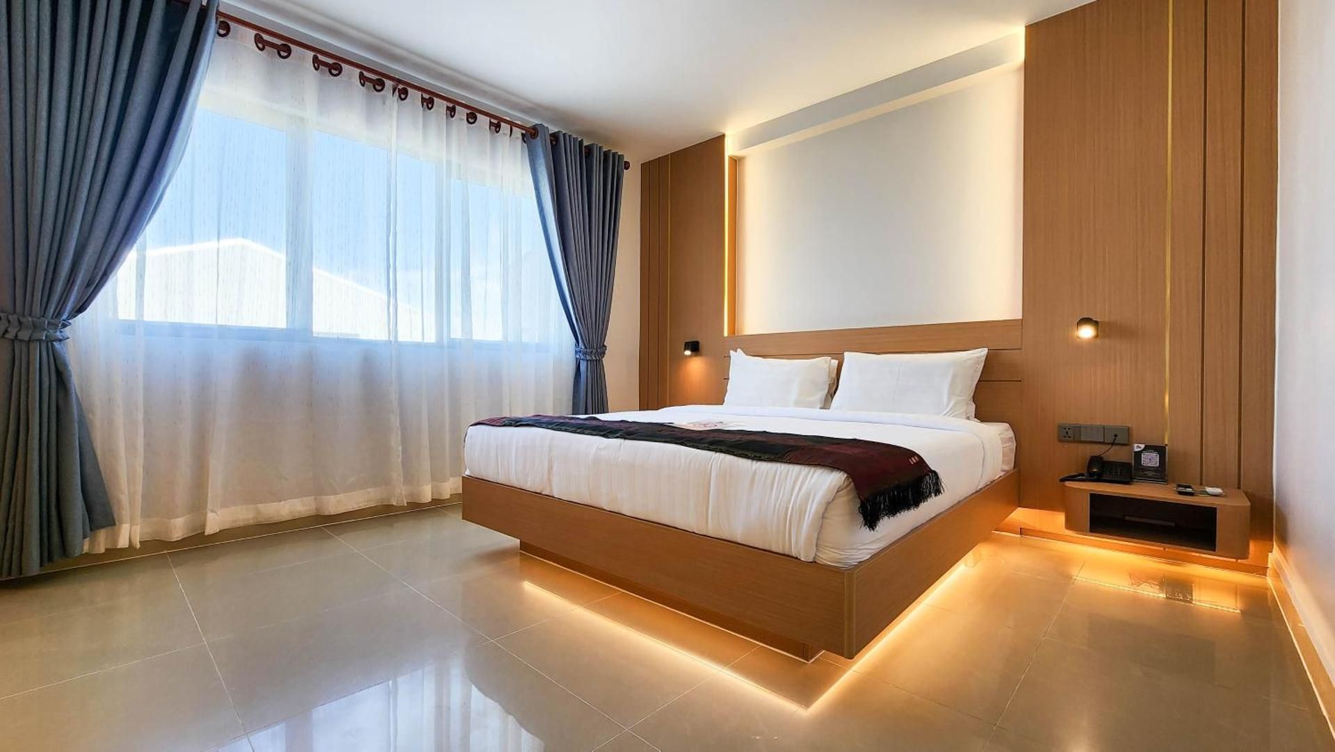 undefined Silver Mounts Hotel 6