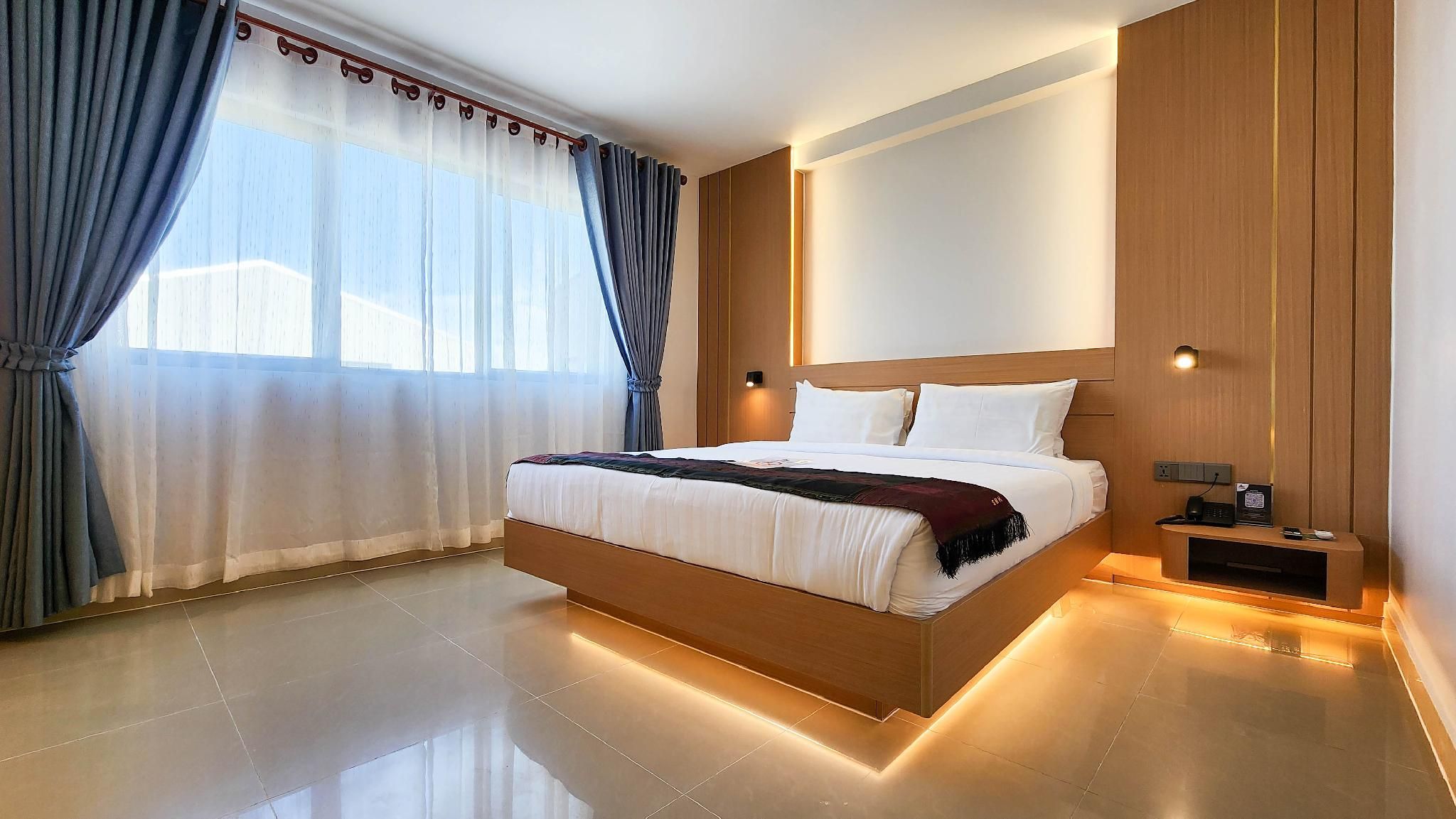 undefined Silver Mounts Hotel 3