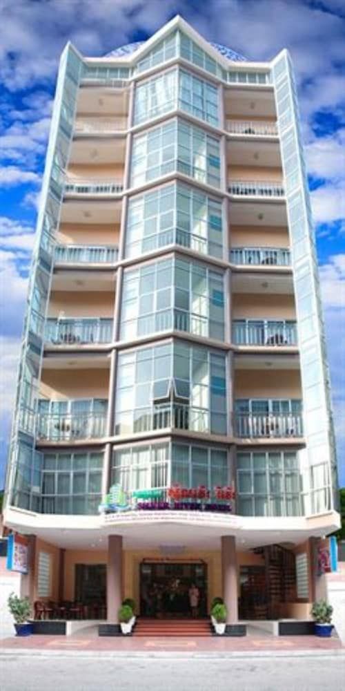 undefined Silver Mounts Hotel 7