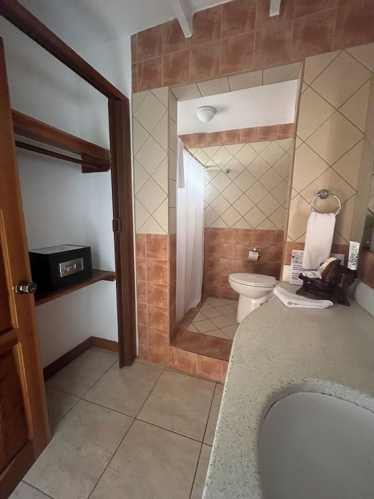 Jacó Laguna Resort and Beach Club Standard Queen Interior View 5