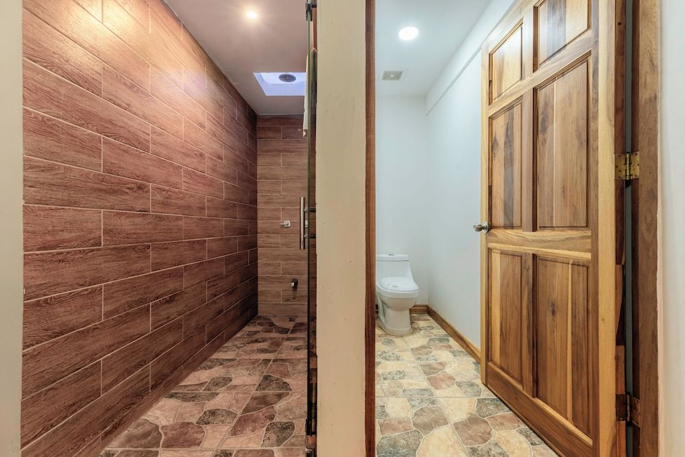 Jacó Laguna Resort and Beach Club Superior King Bed+Sofa Bed 4