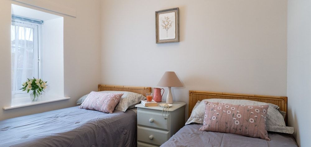 Design Cottage, Private Bathroom, Garden View (Carter Cottage)