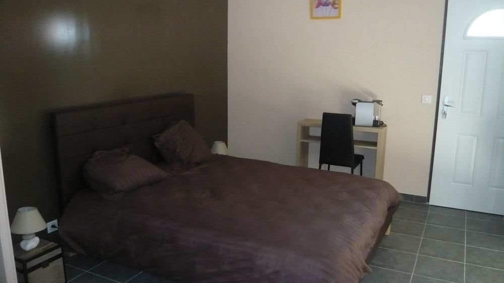 Comfort Double Room, 1 Queen Bed, Garden View (Victoire)