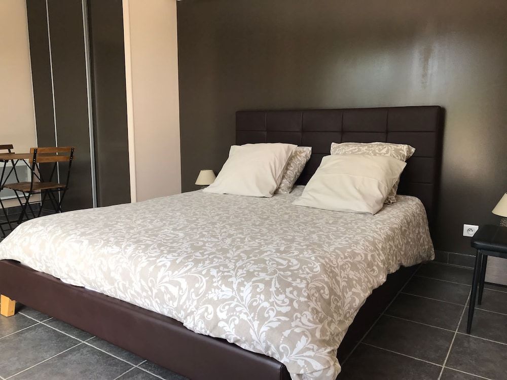 Comfort Double Room, 1 Queen Bed, Garden View (Baume)