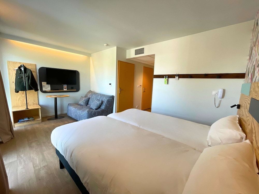 Room (Tribu. 4 people)