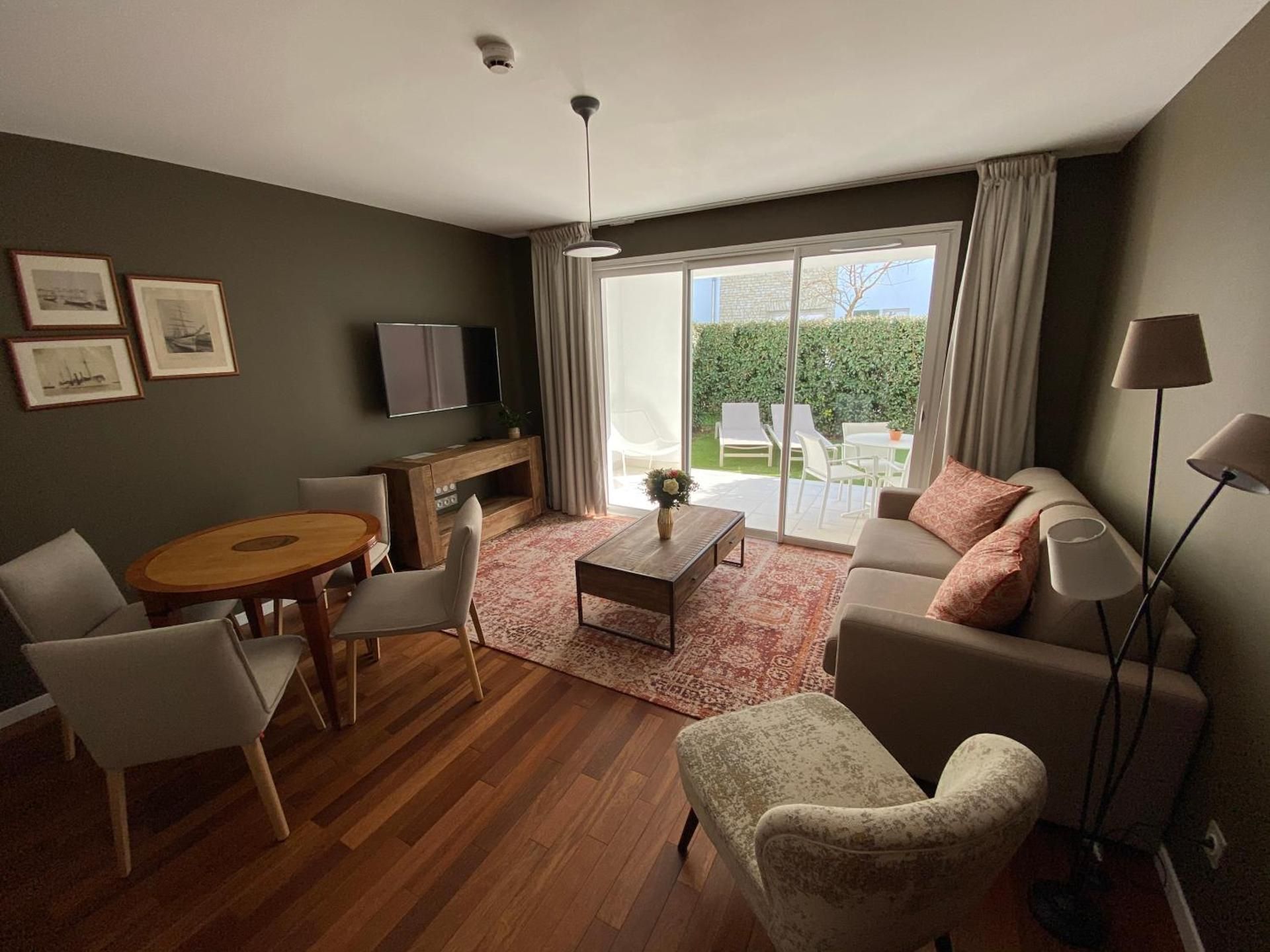 Deluxe Suite with Terrace - Garden View