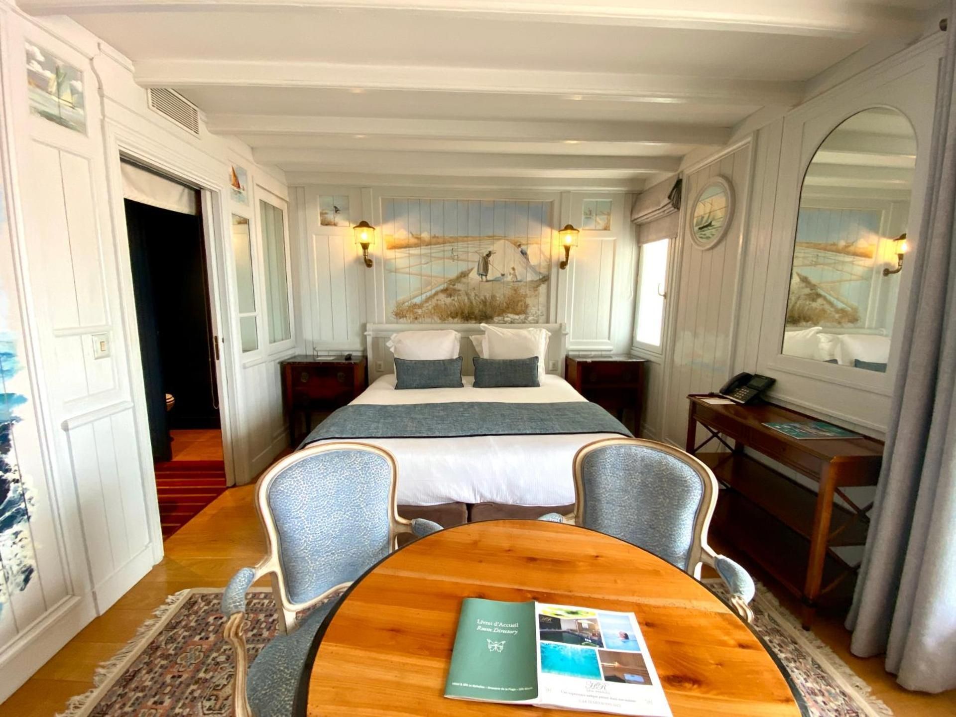 Superior Room - Partial Sea View