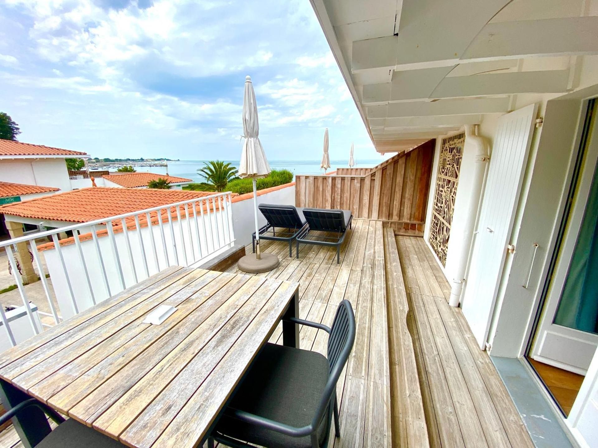 Superior Room - Partial Sea View
