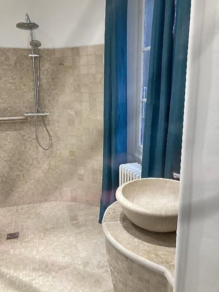 Spa Chateau La Tour Deluxe Double Room 7