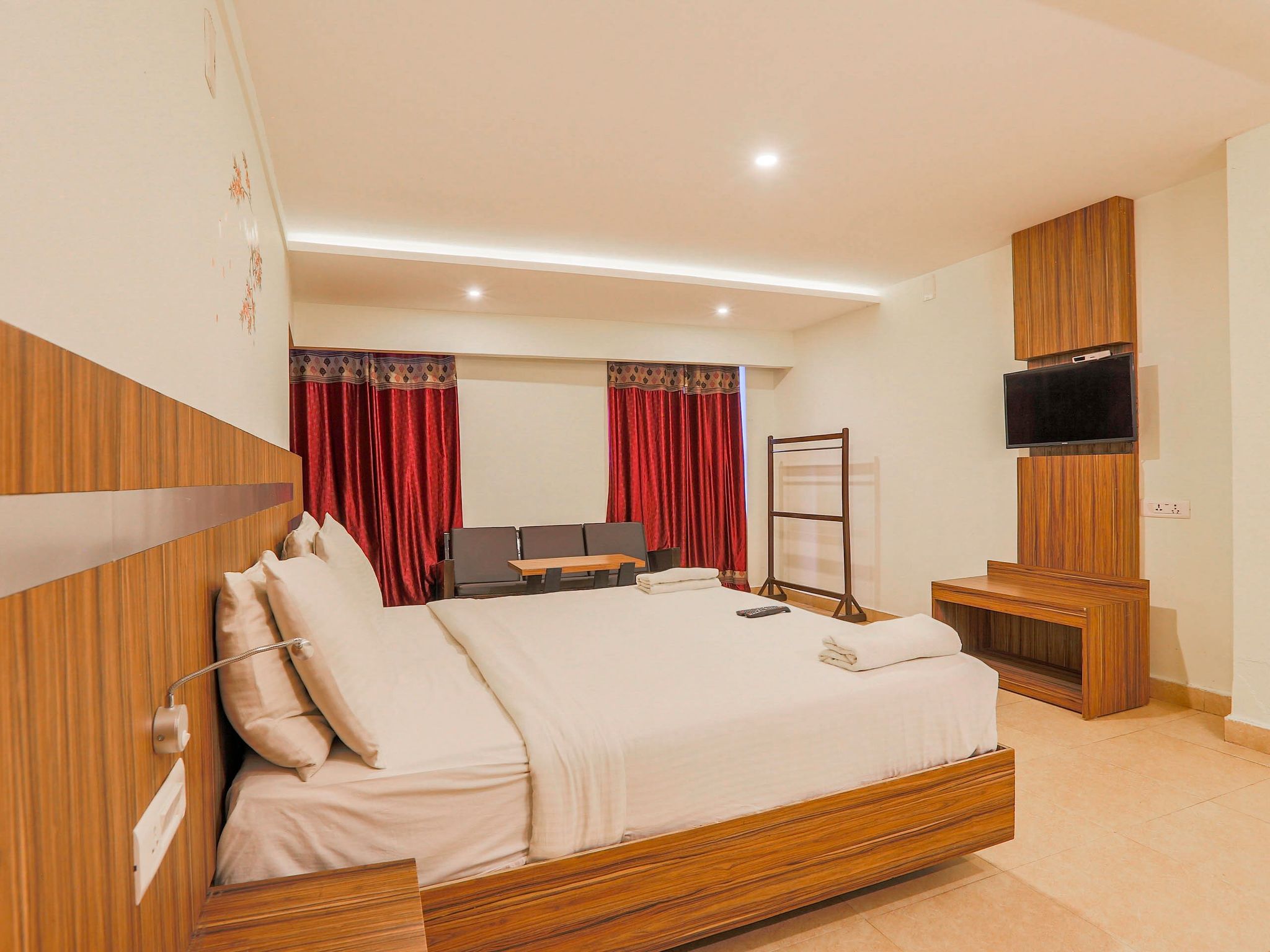 Vinayaga Inn by Poppys - Ooty Vinayaga Premium. 8