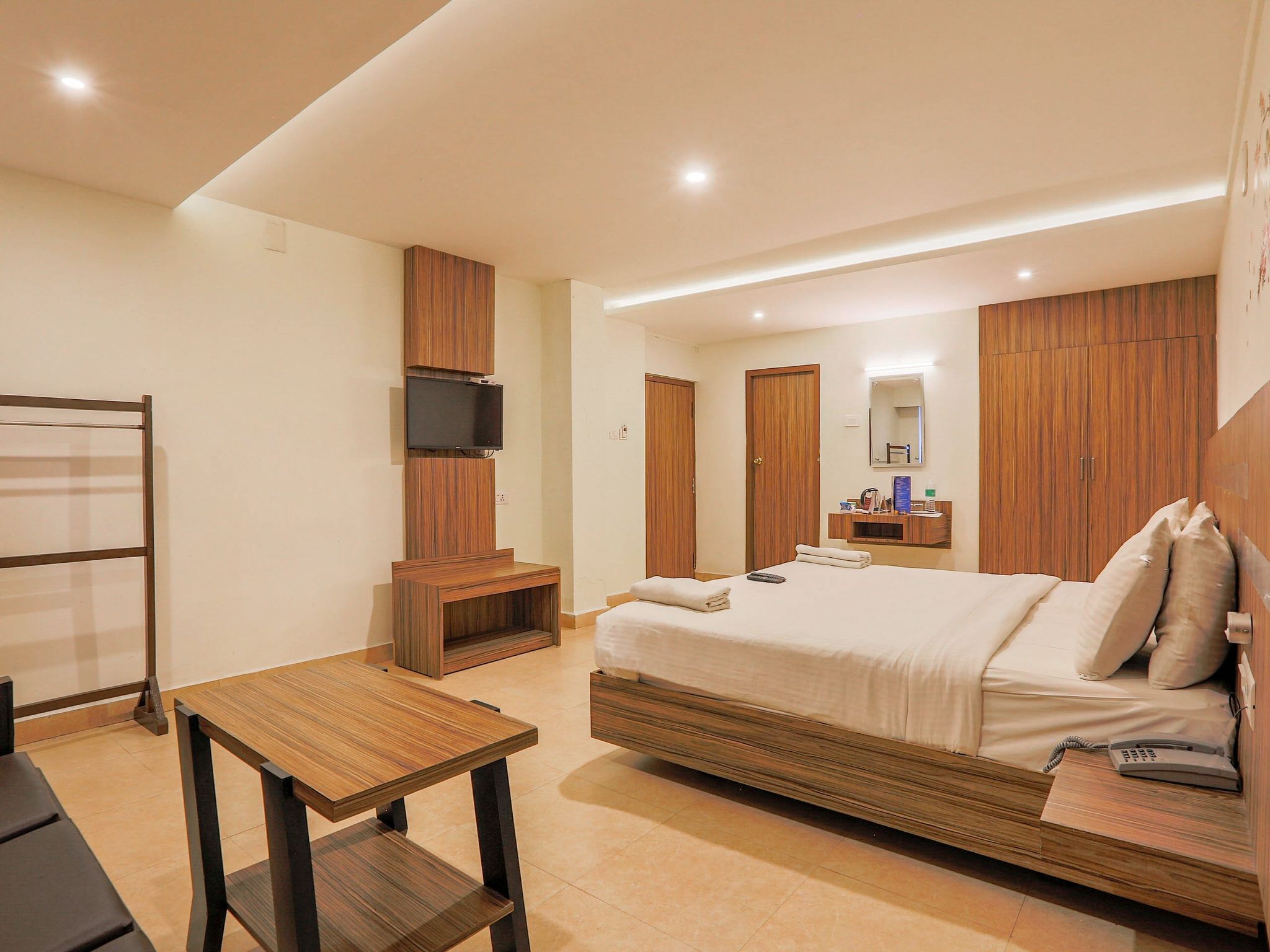 Vinayaga Inn by Poppys - Ooty Vinayaga Premium. 9