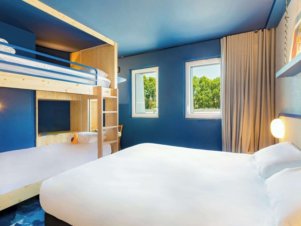 Greet Hotel Salon De Provence Family Room (Pop. 5 people)