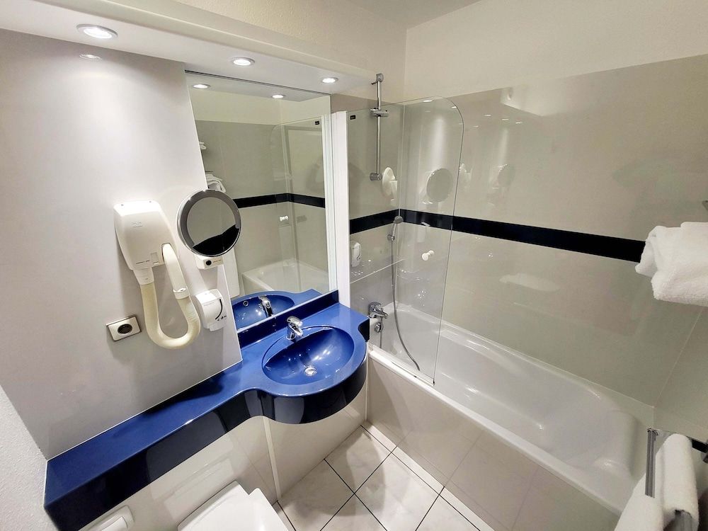 LOGIS Le Capricorne Double Room 4