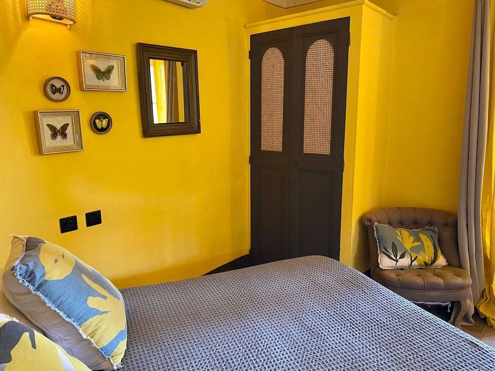 Double Room (1)
