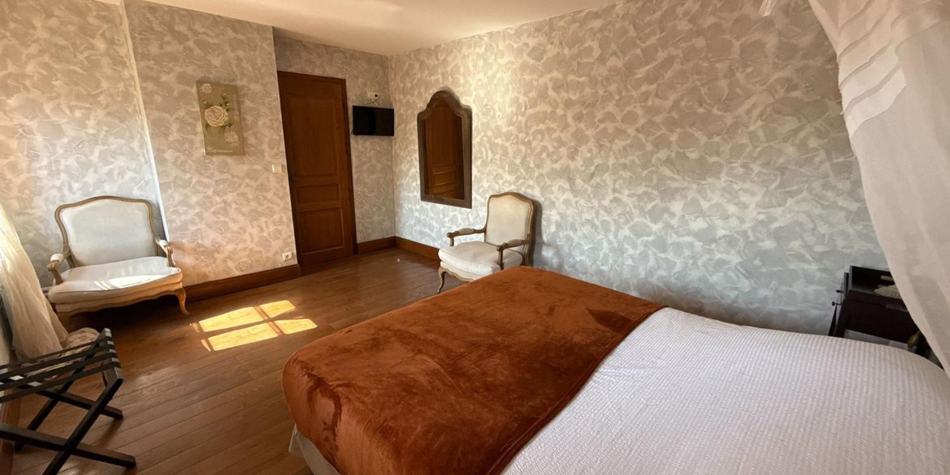 Manoir Des Douets Fleuris Superior Double Room 2