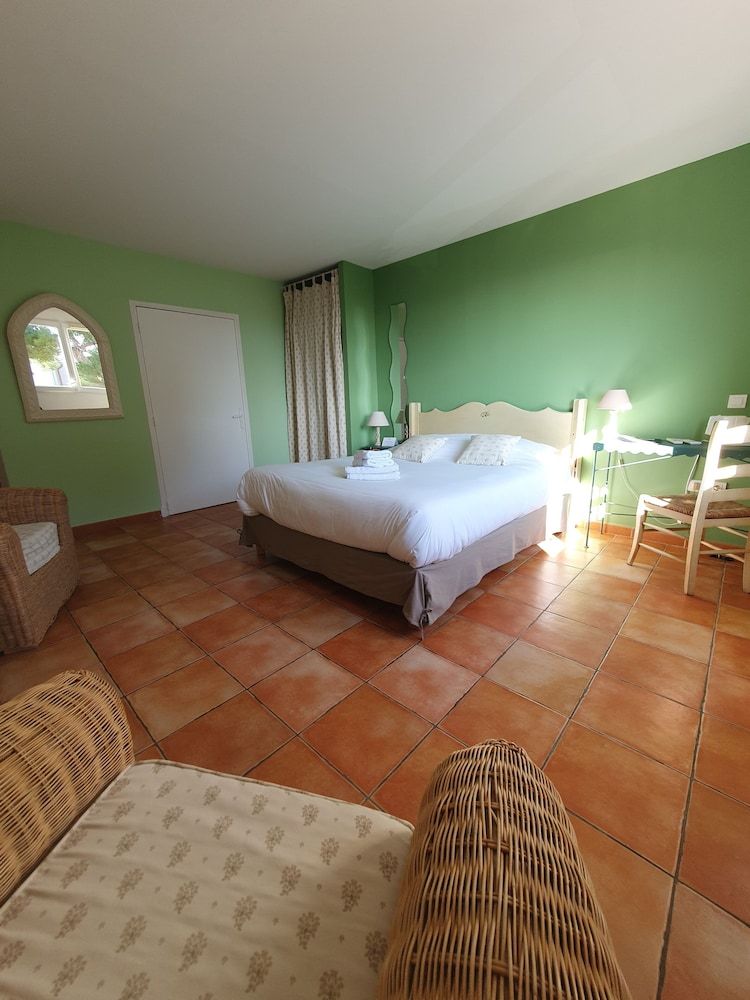 Hôtel les calanques Superior Double Room