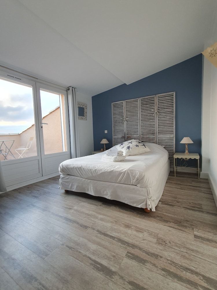 Hôtel les calanques Panoramic Double Room 3
