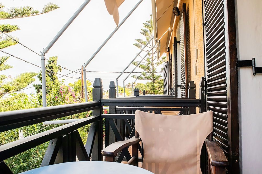 Vagia Traditional Hotel Triple Room, Balcony 5