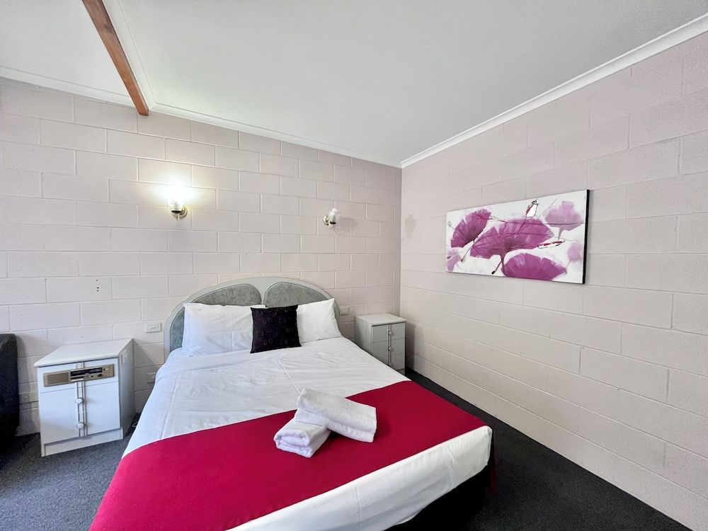 The Grampians Motel & The Views Restaurant Superior Motel Room with Bath 2