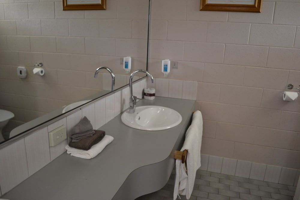 The Grampians Motel & The Views Restaurant Standard Queen Motel Room 9