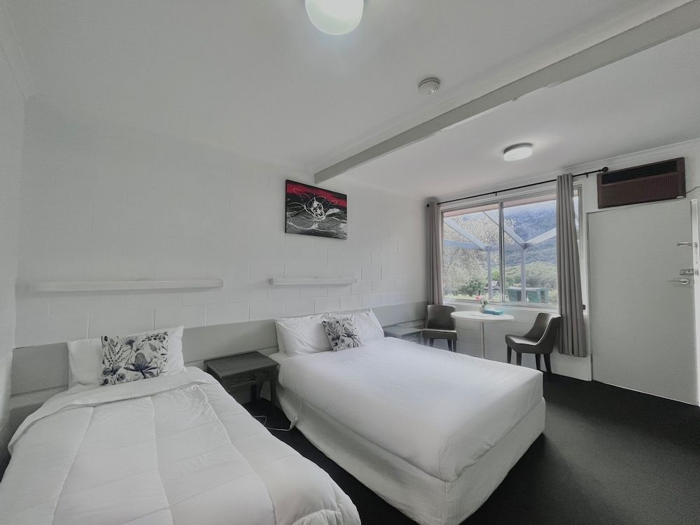 Standard Motel Room for 3 (Queen and Single)