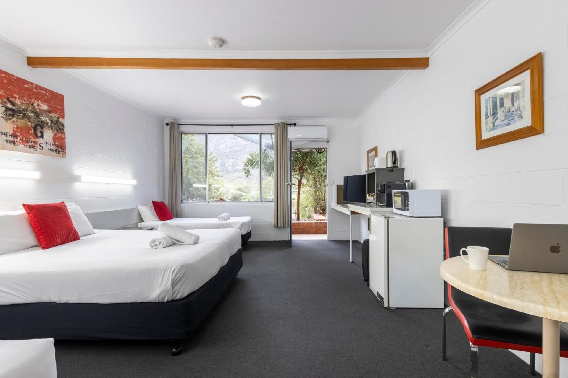 Family Motel Room For 5