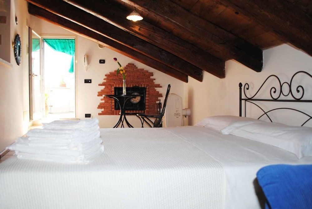 B&B Il Nido delle Rondini Panoramic Studio, City View 3