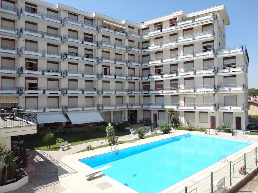 Superb Apartment With Swimming Pool