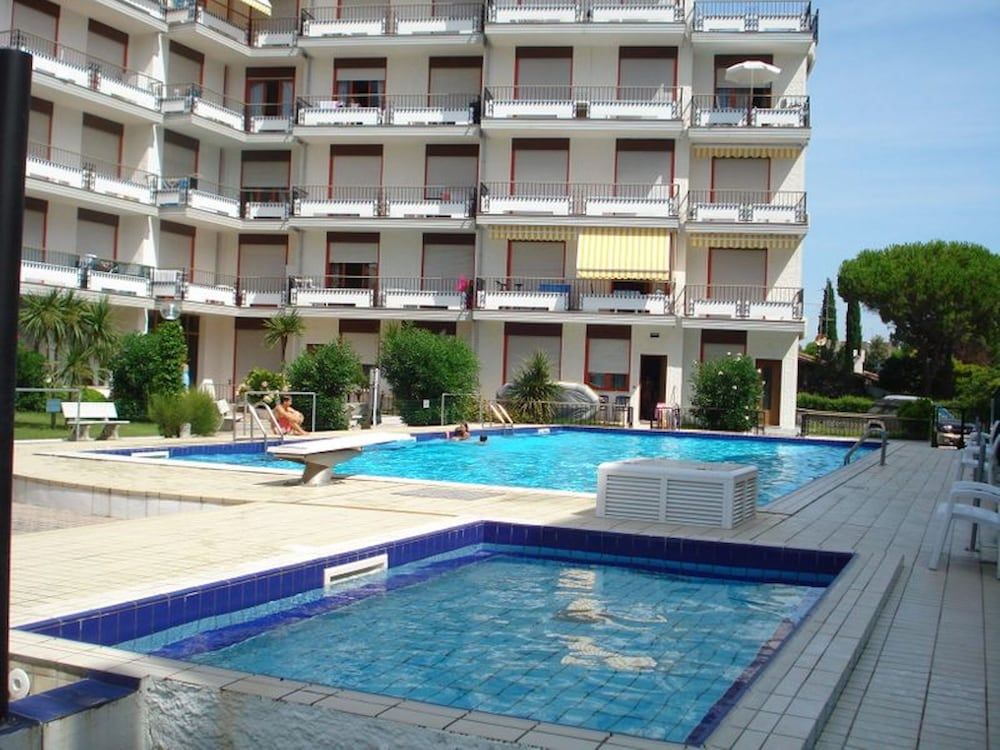Superb Apartment With Swimming Pool
