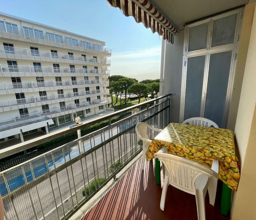 Studio, Multiple Bedrooms, Terrace, City View