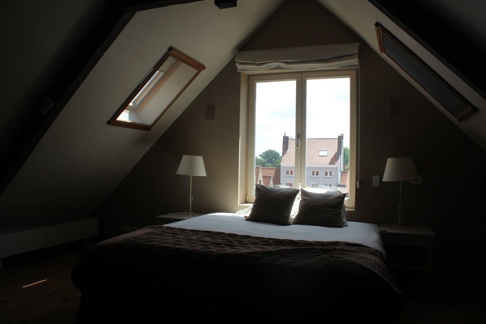 1669 Bed & Breakfast Loft 6