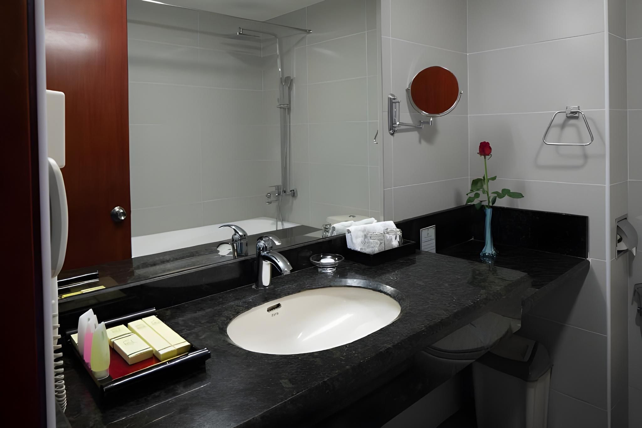 undefined Flower Garden Hotel 9