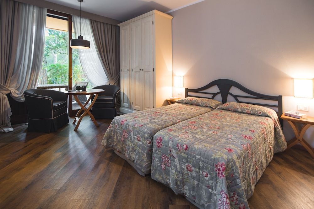Deluxe Studio (2 Adults)