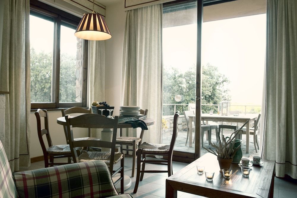 Villa (4 Adults)