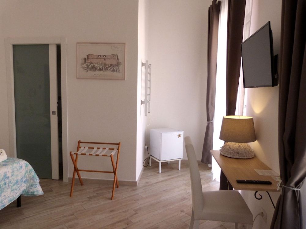 Clelia's Boutique Rooms & Suites Comfort Triple Room 7