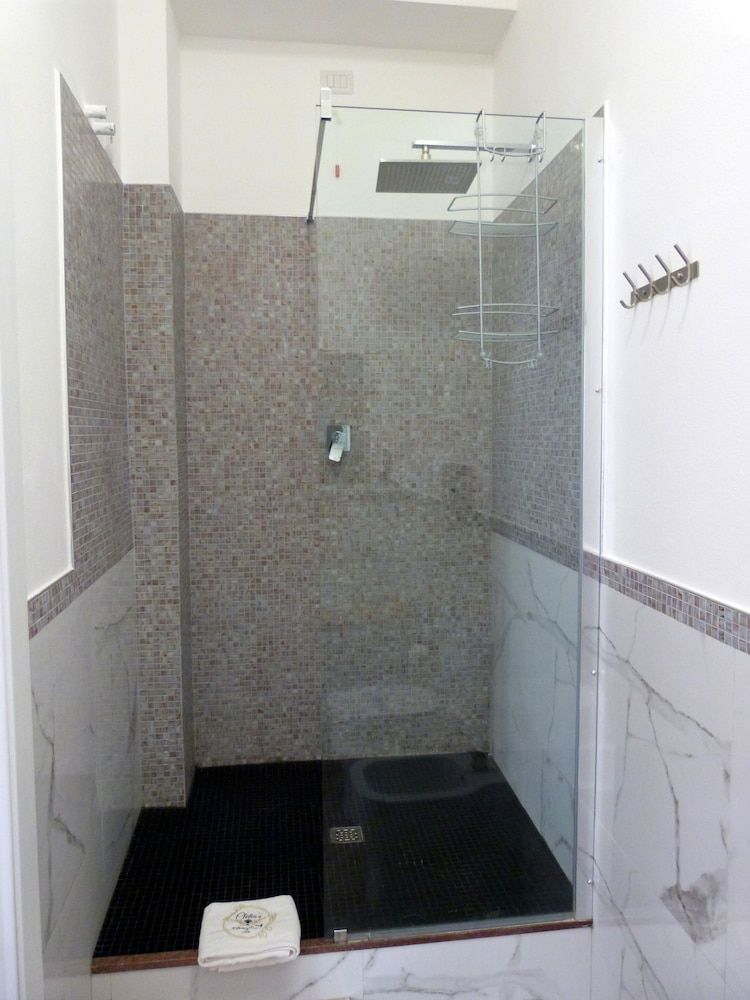 Clelia's Boutique Rooms & Suites Comfort Triple Room 4