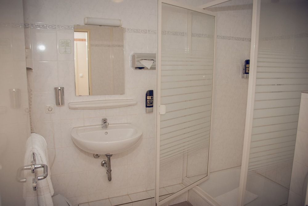 ITM Hotel an der Bille Standard Double or Twin Room, Shared Bathroom 4