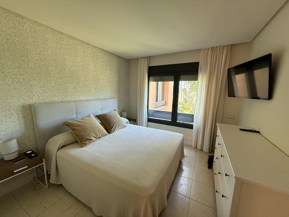 Exclusive Penthouse, 3 Bedrooms, Terrace