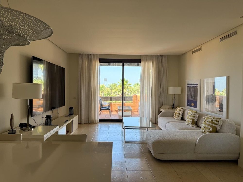 Premium Penthouse, 2 Bedrooms, Terrace